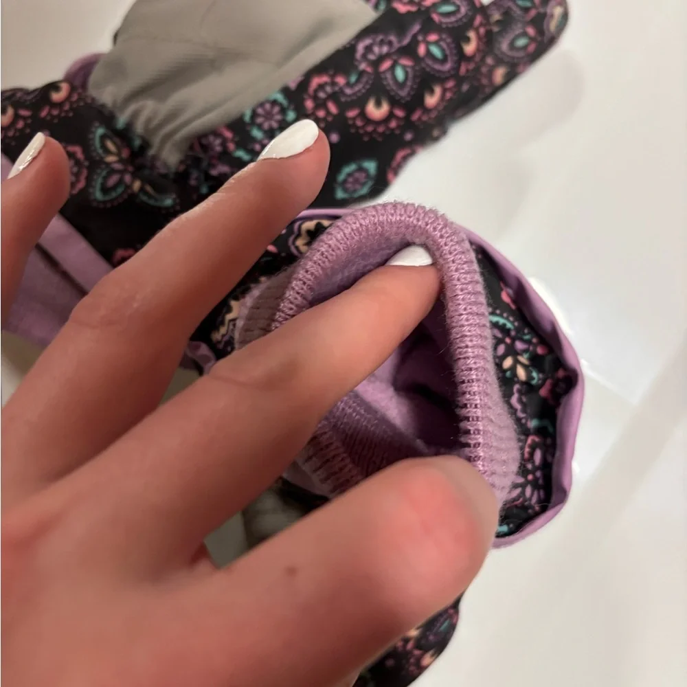 Kids Floral Winter Gloves - Pink & Black